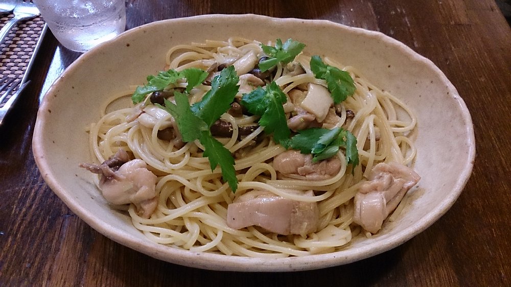 鶏ときのこのバター醤油ゆず胡椒風味