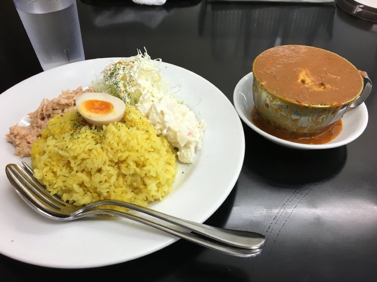 赤い鶏カレー@カレーは飲み物。