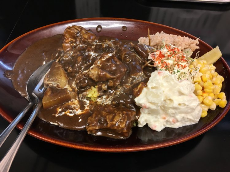 黒い肉カレー@カレーは飲み物。